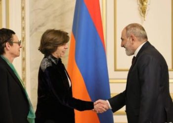 Никол Пашинян встретился с министром иностранных дел Франции Кэтрин Колонна
