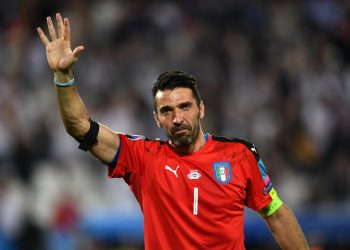 BORDEAUX, FRANCE - JULY 02: Dejected Gianluigi Buffon of Italy applauds the supporters after his team's defeat through the penalty shootout during the UEFA EURO 2016 quarter final match between Germany and Italy at Stade Matmut Atlantique on July 2, 2016 in Bordeaux, France.  (Photo by Laurence Griffiths/Getty Images)