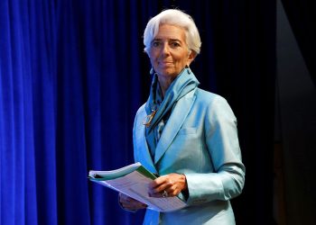 International Monetary Fund (IMF) Managing Director Christine Lagarde arrives at a news conference during the IMF/World Bank annual meetings in Washington, U.S., October 8, 2016. REUTERS/Yuri Gripas - S1BEUFVNUOAB